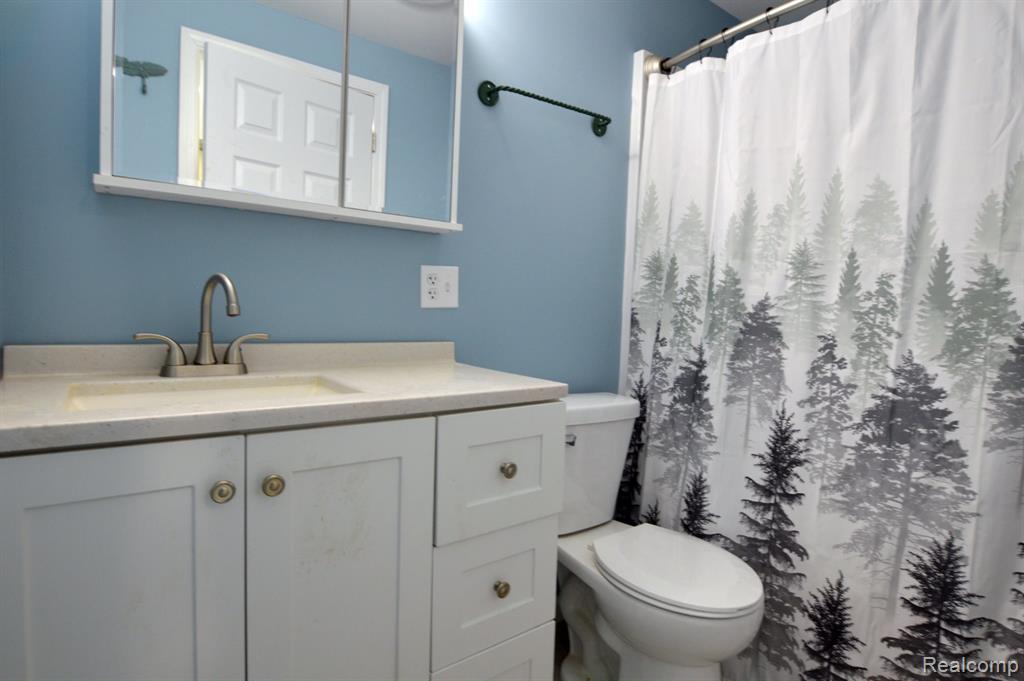 4051 Red Wing Drive, Flint, MI 48532 — Photo 15