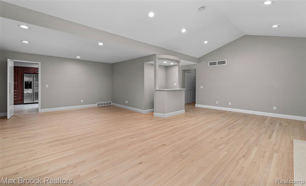 5163 Woodlands Drive, Bloomfield Hills, MI 48302 — Photo 13