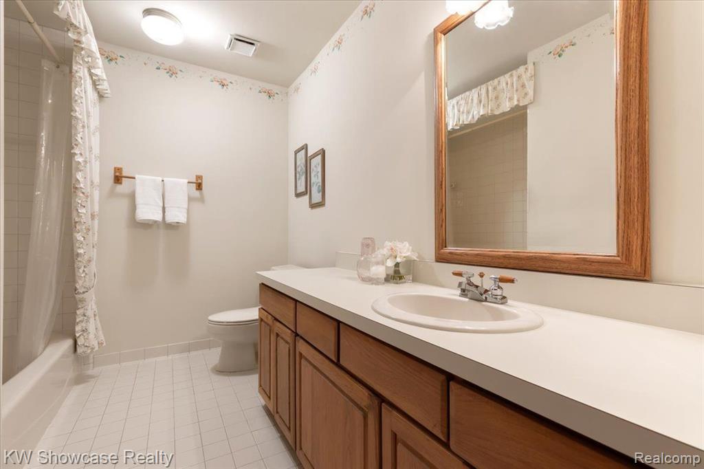 625 CUMBERLAND Trail, Milford, MI 48381 — Photo 21
