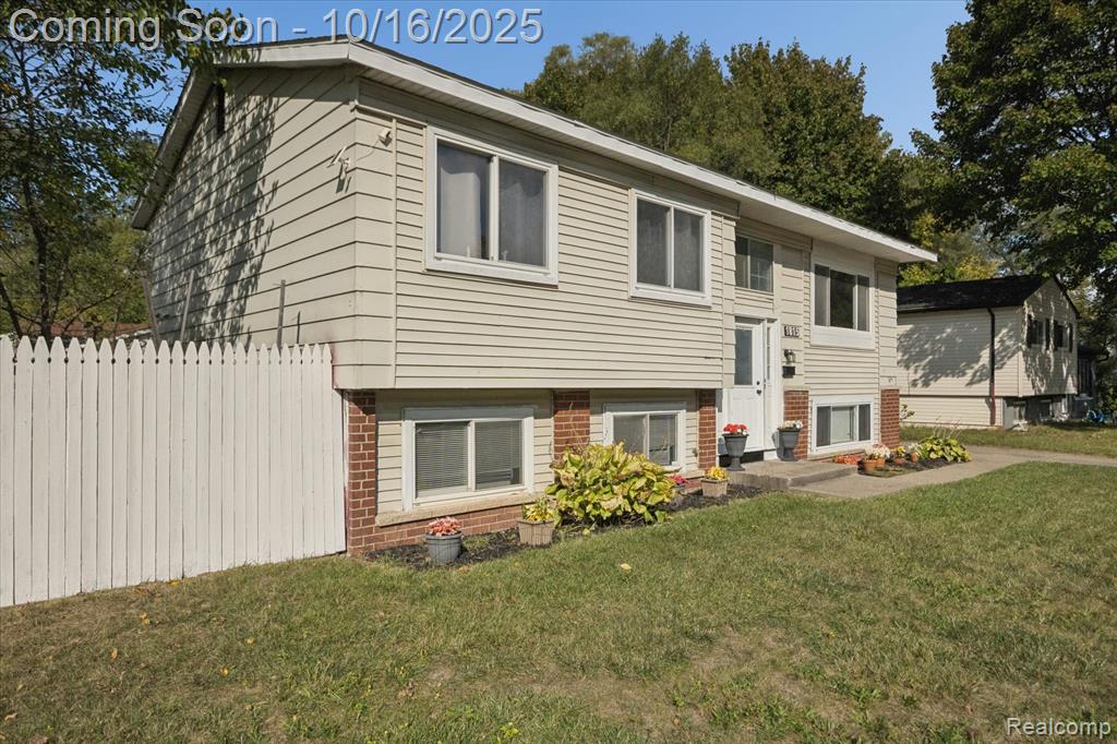 1815 Heatherridge Street, Ypsilanti, MI 48198 — Photo 2