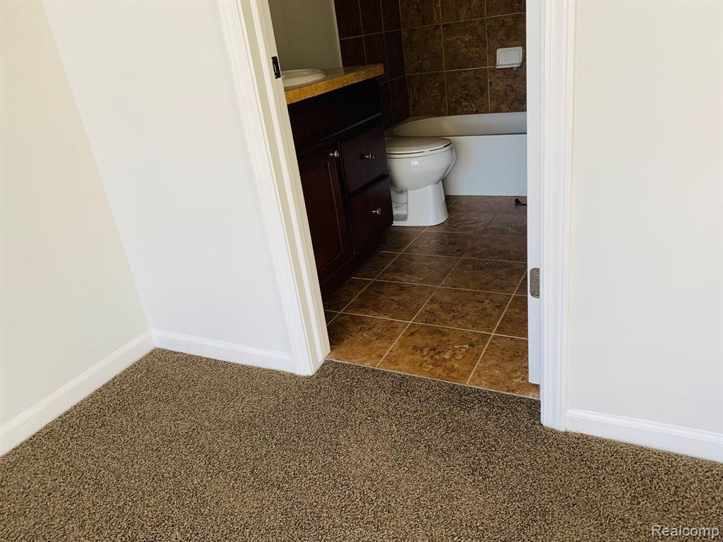 44525 Gwinnett Loop, Novi, MI — Photo 16