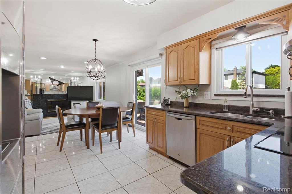 4171 Rose Mary Drive, Sterling Heights, MI 48310 — Photo 12