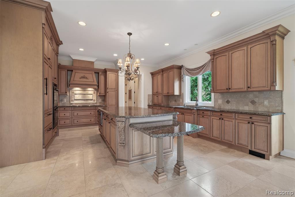 6265 Dakota Circle, Bloomfield Hills, MI 48301 — Photo 13