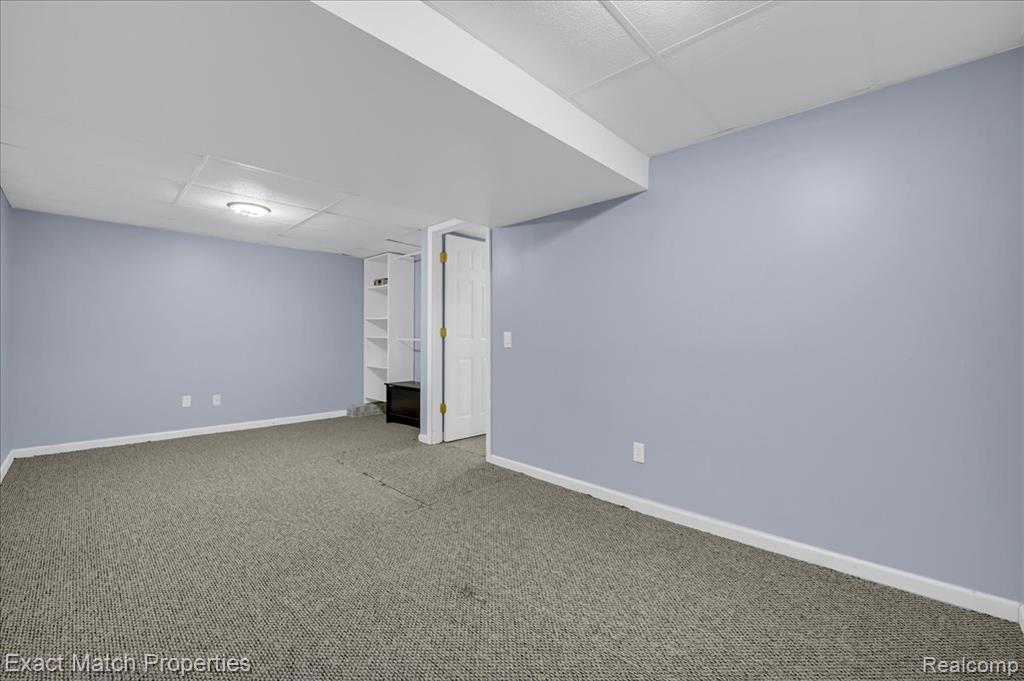 4 Willow Way, Waterford, MI 48328 — Photo 31