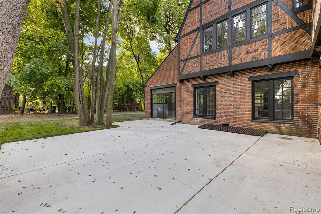 360 Lodge Drive, Detroit, MI 48214 — Photo 6