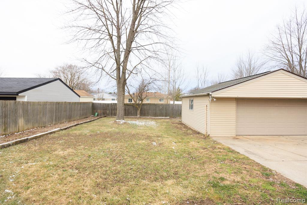 9870 FAIRBANKS Street, Belleville, MI 48111 — Photo 25