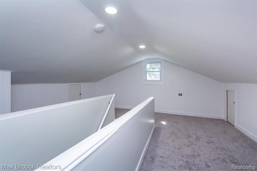 4120 Lotus Drive, Waterford, MI 48329 — Photo 24