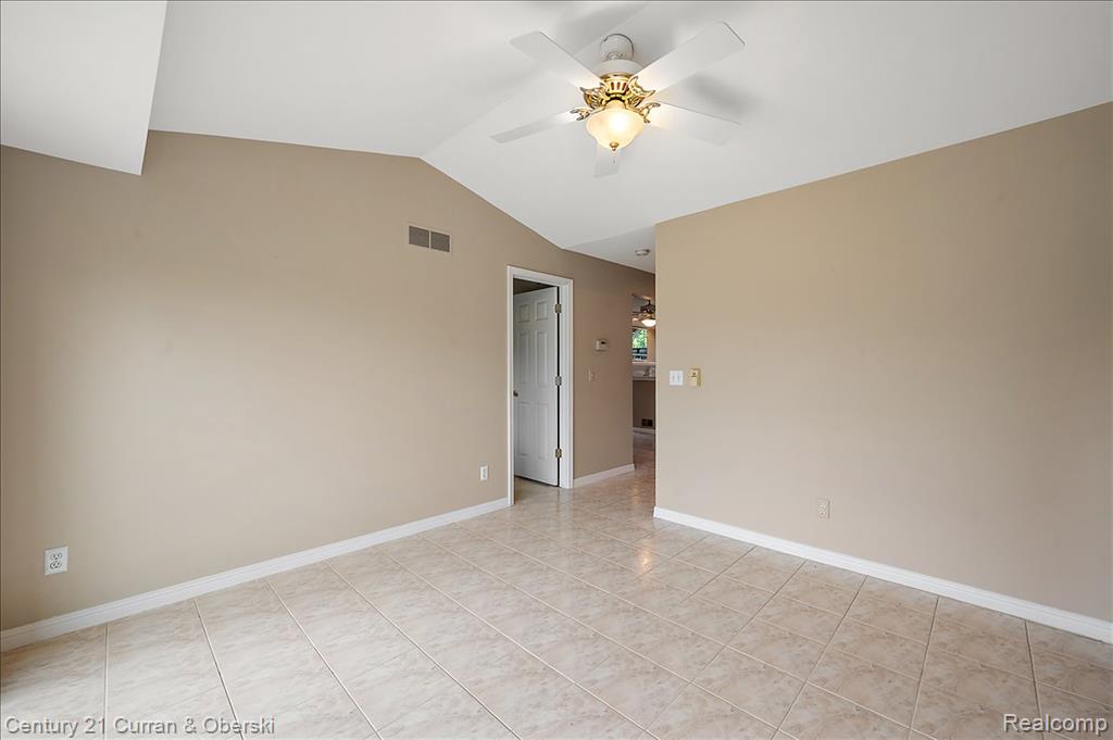 52179 Sawmill Creek Drive, Macomb, MI 48042 — Photo 24