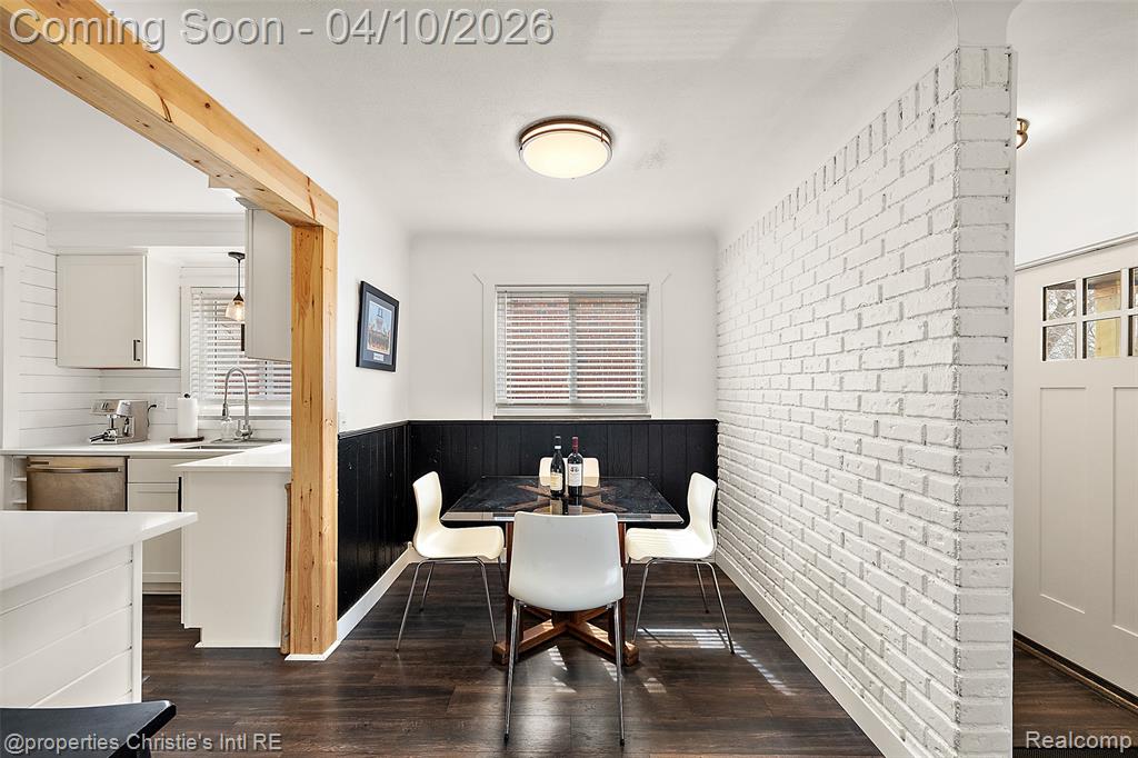 24658 Roanoke Avenue, Oak Park, MI 48237 — Photo 8