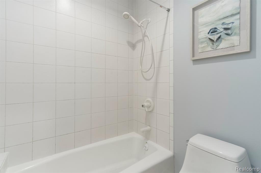 775 Lyle Drive, Waterford, MI 48327 — Photo 46