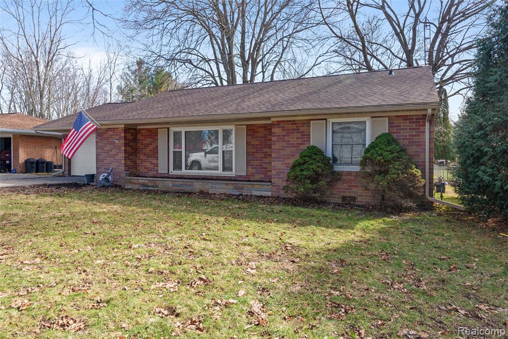 8150 Davison Road, Davison, MI 48423 — front exterior