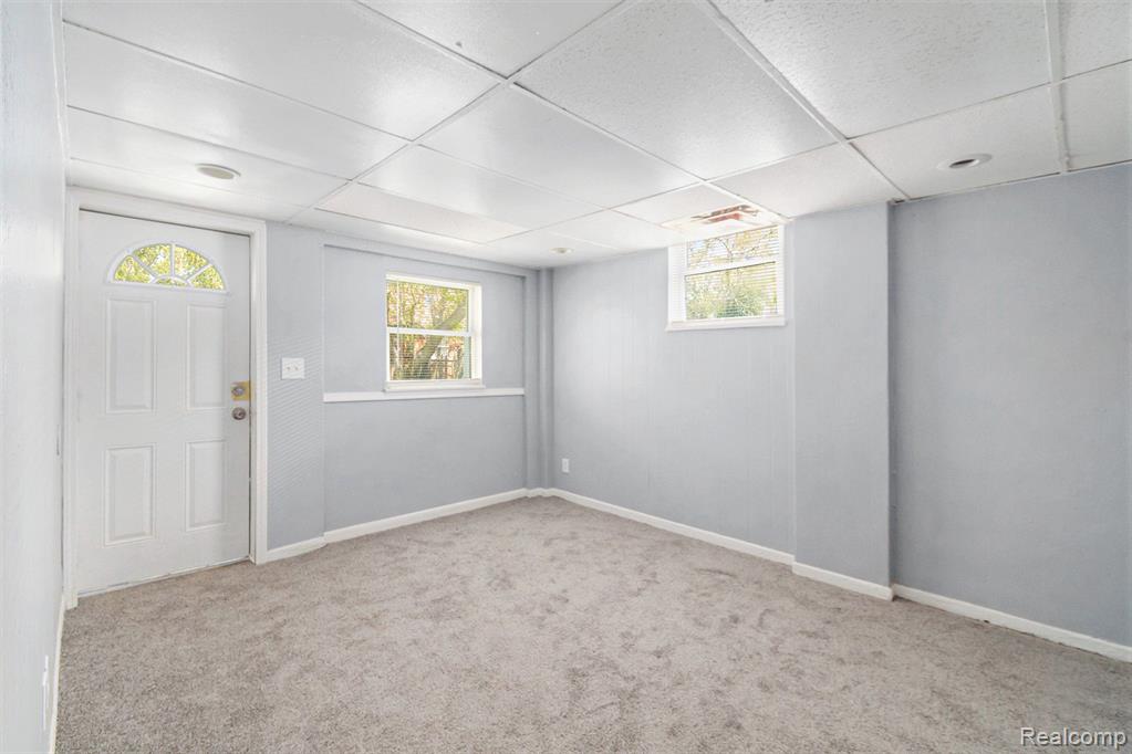 887 UNIVERSITY Drive, Pontiac, MI 48342 — Photo 15