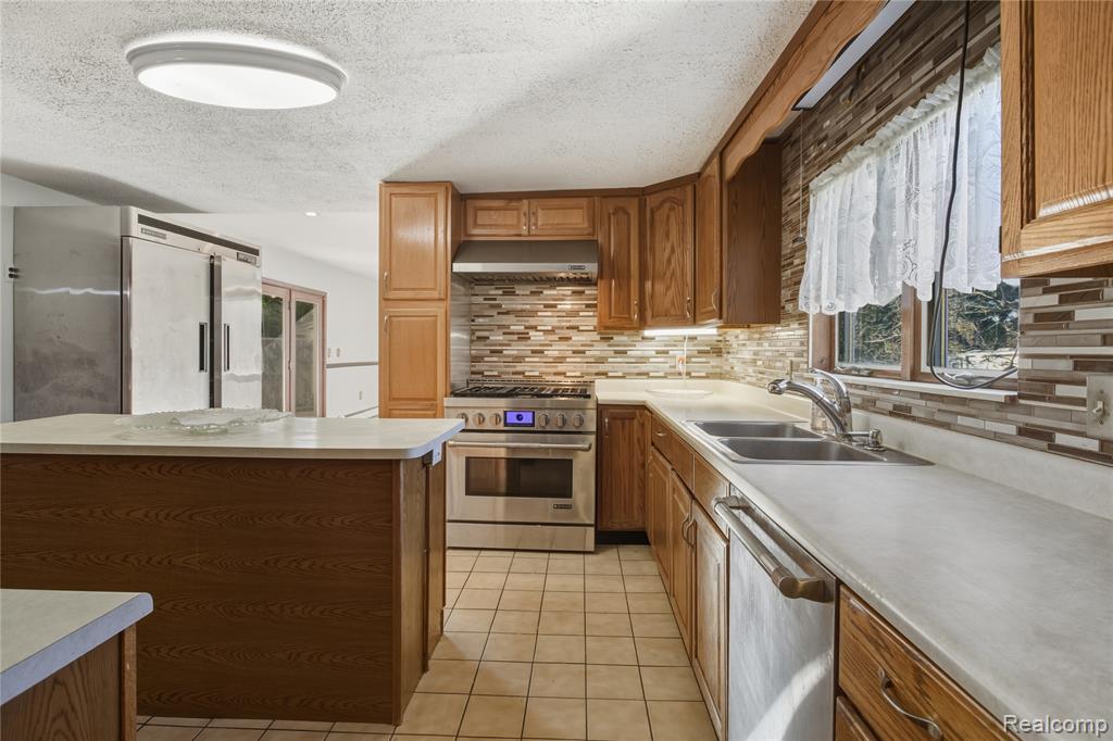 14560 Hannan Road, Van Buren, MI 48174 — Photo 12