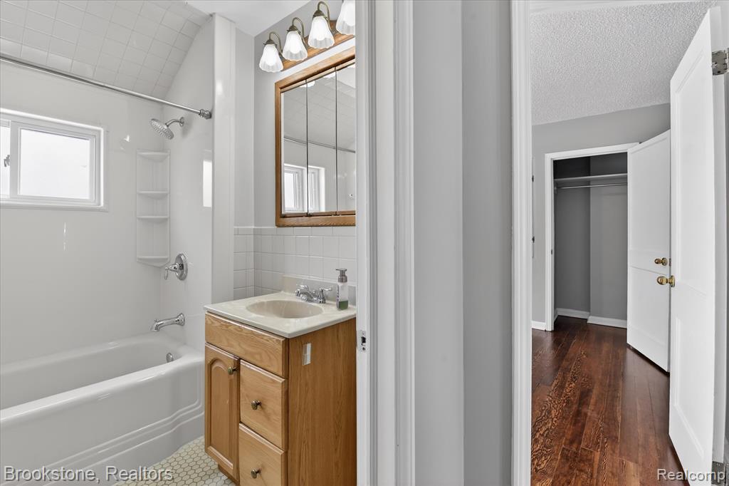 14801 Pennsylvania Road, Riverview, MI 48193 — Photo 15