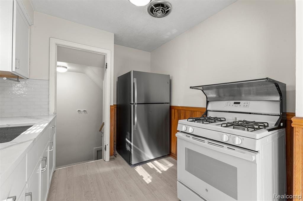 6553 Orchard Avenue, Dearborn, MI 48126 — Photo 12