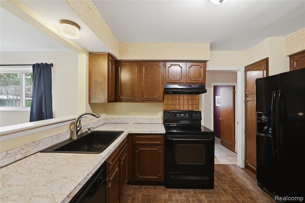 2229 Hillcrescent Drive, Troy, MI 48085 — Photo 13
