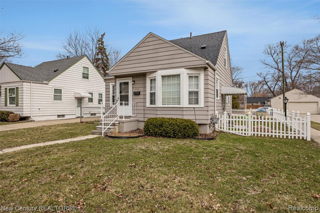 609 E Baker Avenue, Clawson, MI — Photo 4