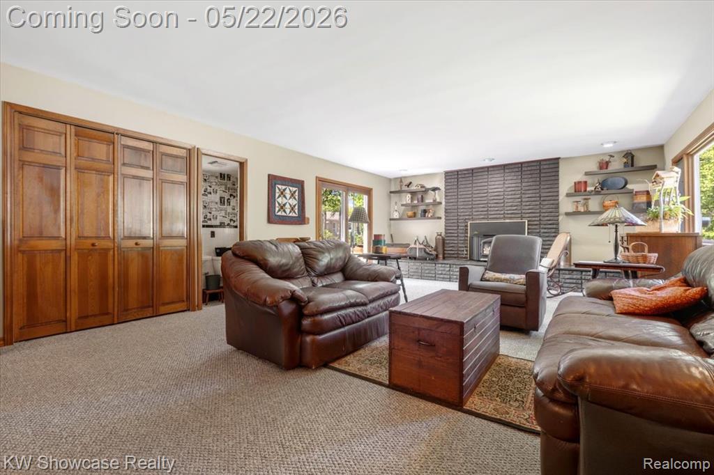 21105 Hugo Street, Farmington, MI 48336 — Photo 17