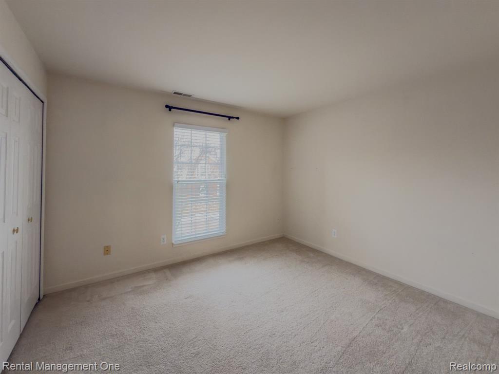 44327 LAKEPOINTE Drive, Sterling Heights, MI 48313 — Photo 28