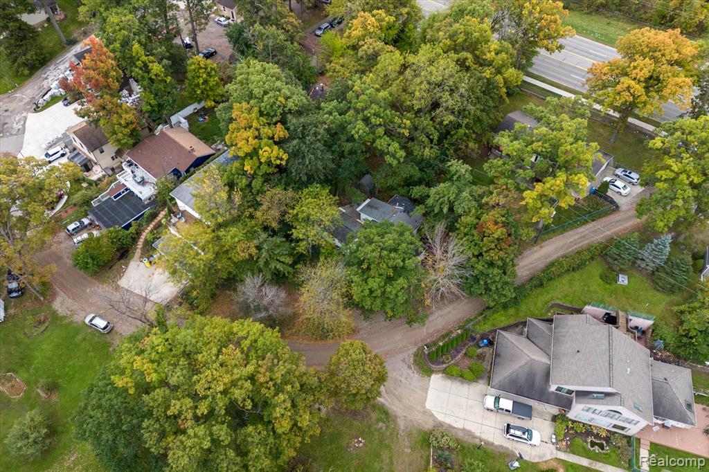 5630 Glen Echo Drive, Howell, MI 48843 — Photo 35