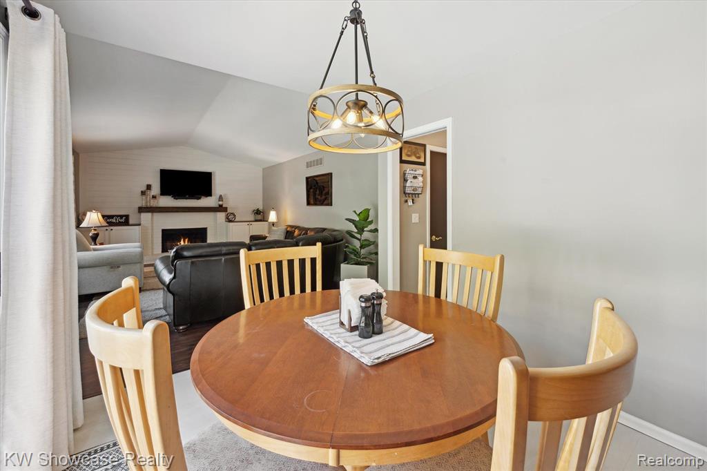 870 Chatham Drive, Milford, MI 48381 — Photo 19