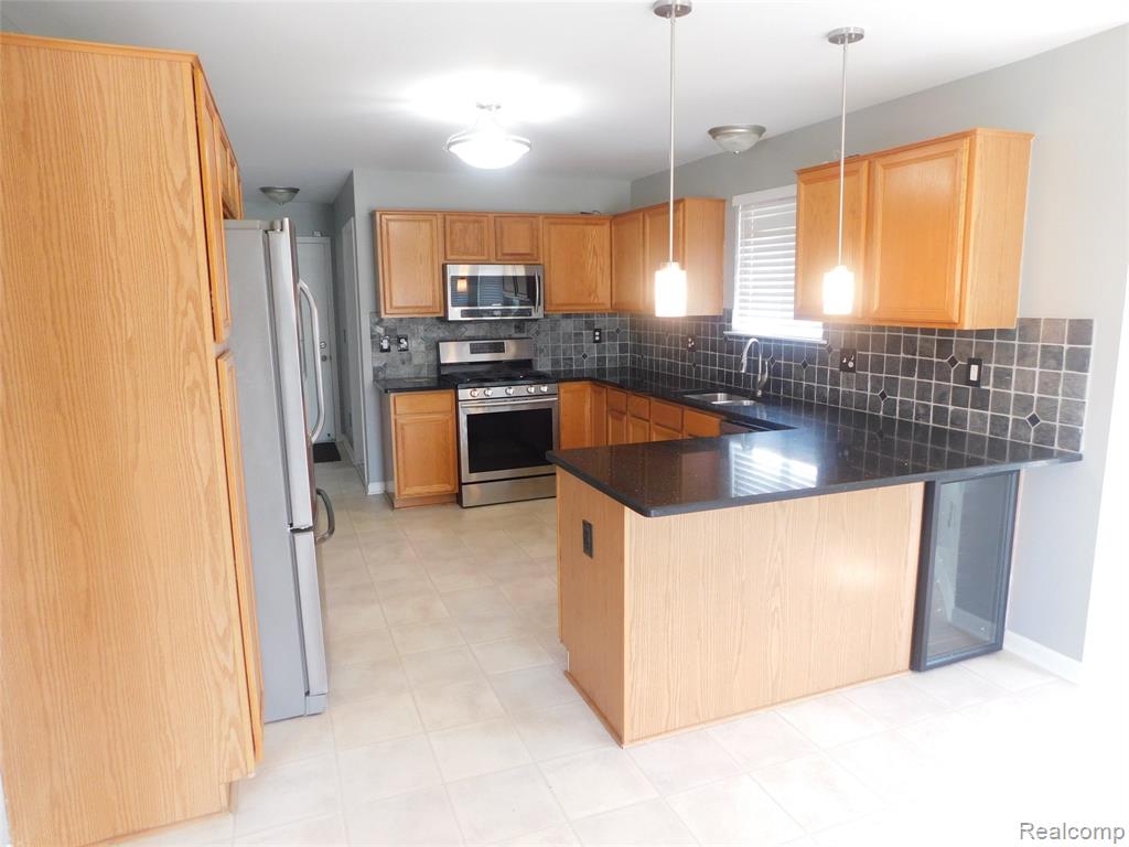 52025 HICKORY Drive, Chesterfield, MI 48047 — Photo 16