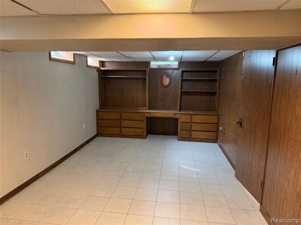 9001 Shannon Drive, Sterling Heights, MI 48314 — Photo 29