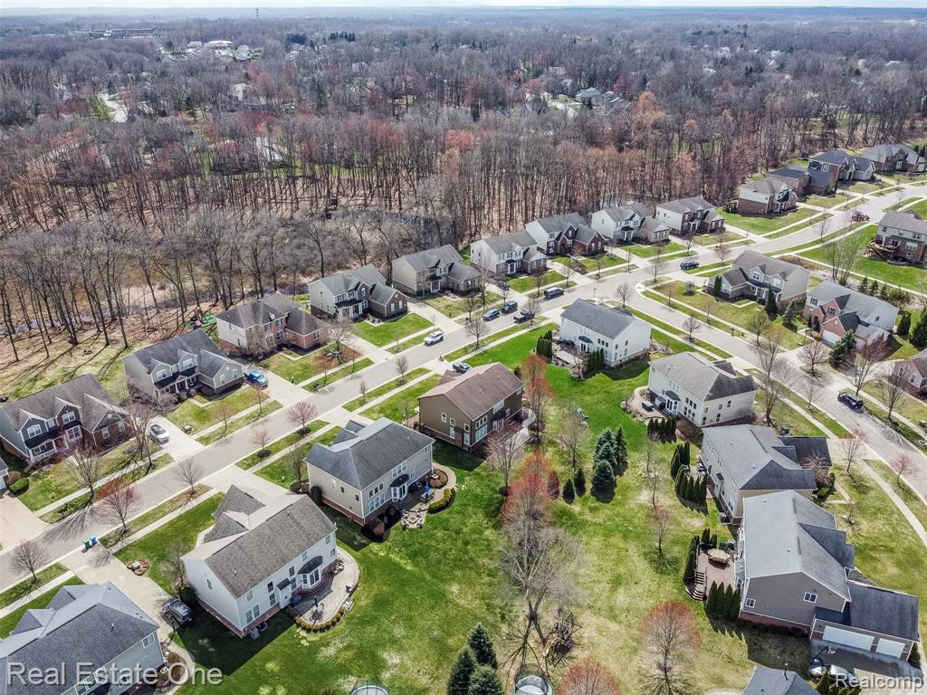 5947 Strawberry Circle, Commerce Twp, MI 48382 — Photo 5