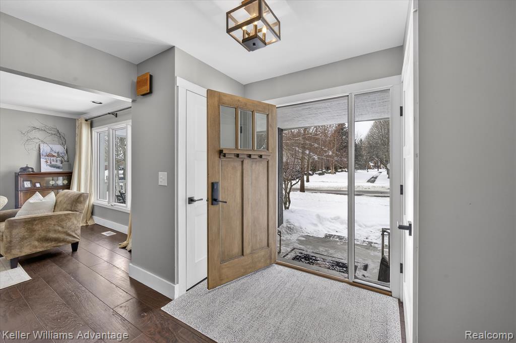 47707 Rochester Drive, Novi, MI — Photo 2