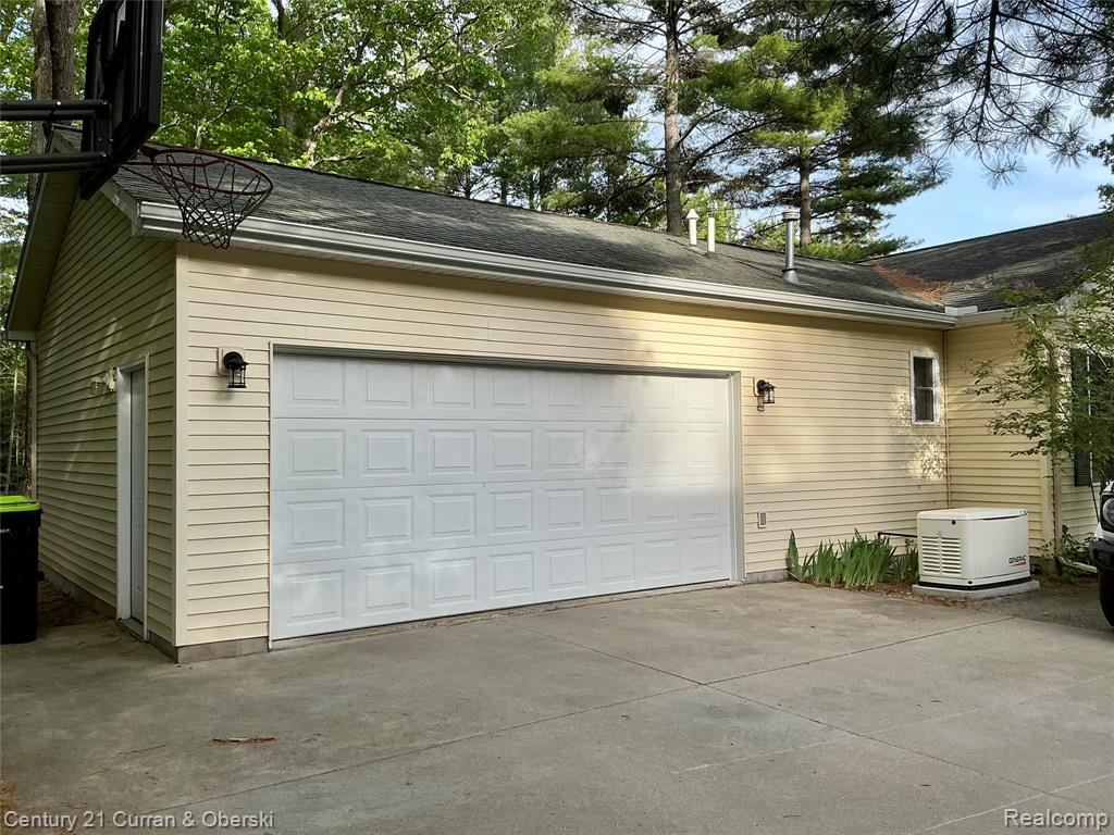 318 Elm Avenue, Roscommon, MI 48653 — Photo 30