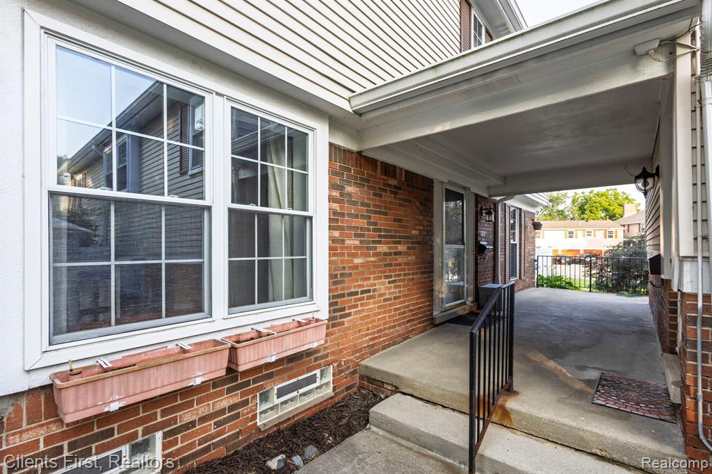 20809 W Glen Haven Circle, Novi, MI 48167 — Photo 2