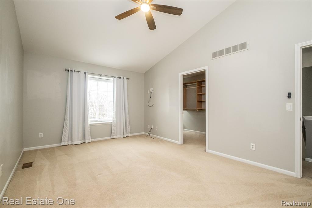 1092 CHESTNUT Lane, South Lyon, MI 48178 — Photo 32