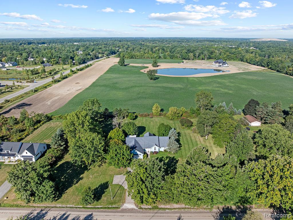 9482 Graytrax Road, Grand Blanc, MI 48439 — Photo 3