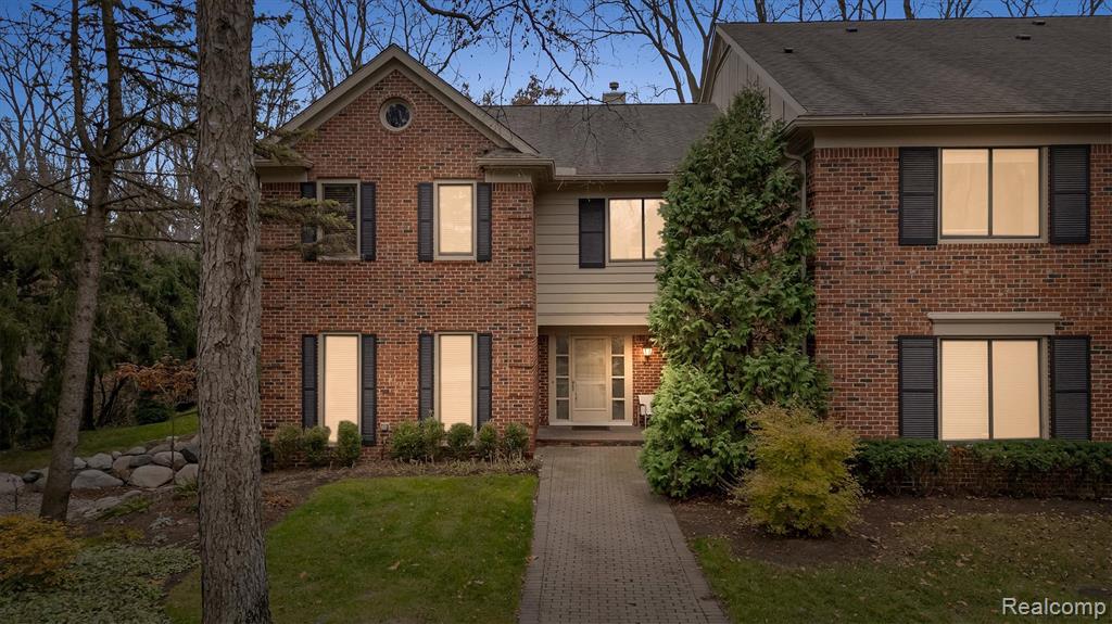 63 Barden Court, Bloomfield Hills, MI 48304 — front exterior