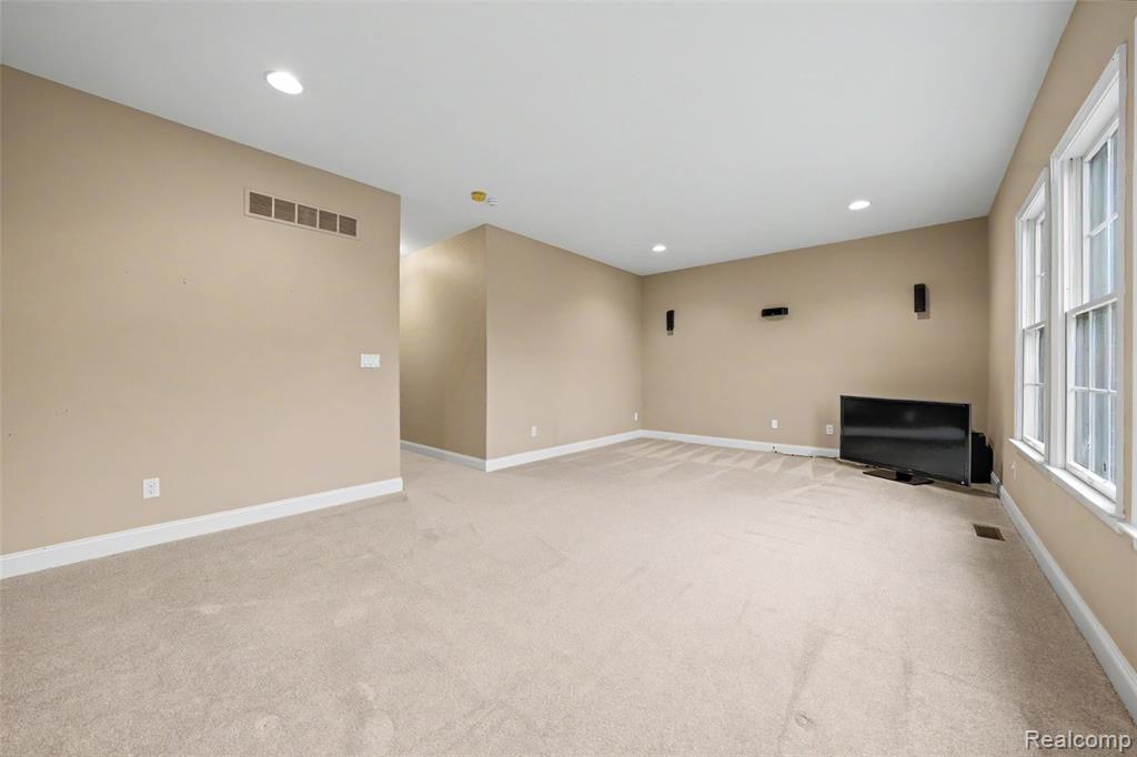 7286 Brentwood Court, Ypsilanti, MI 48198 — Photo 58