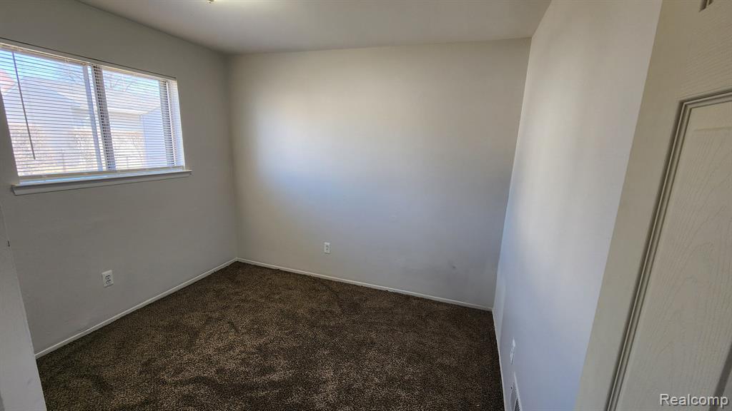 8135 CHALMERS Avenue, Warren, MI 48089 — Photo 5