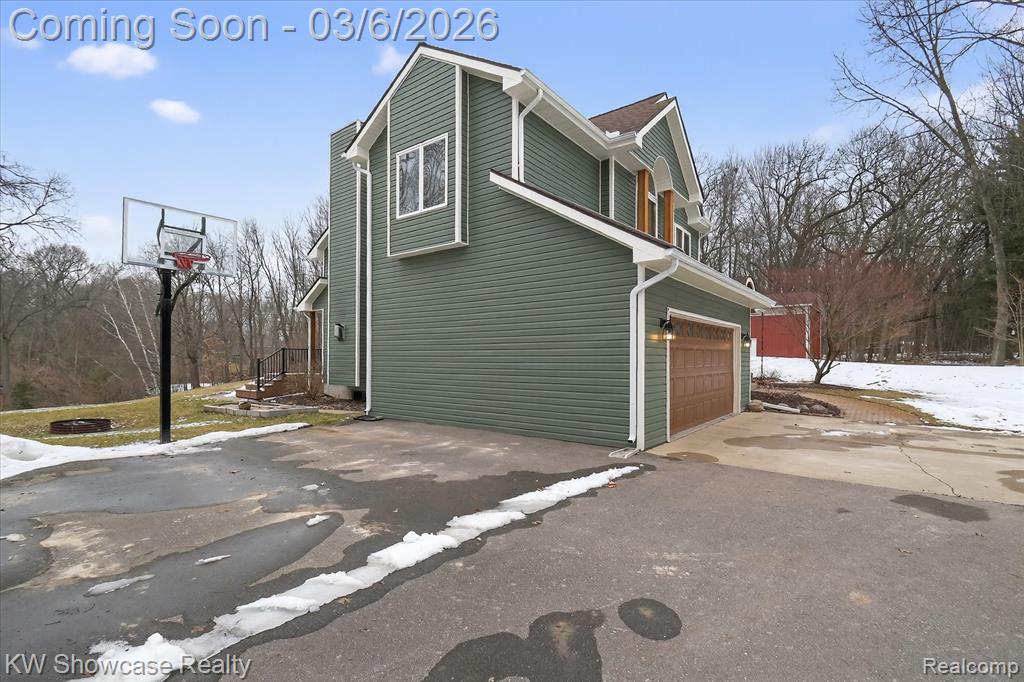 2031 Saint Clair Drive, Highland, MI — Photo 5