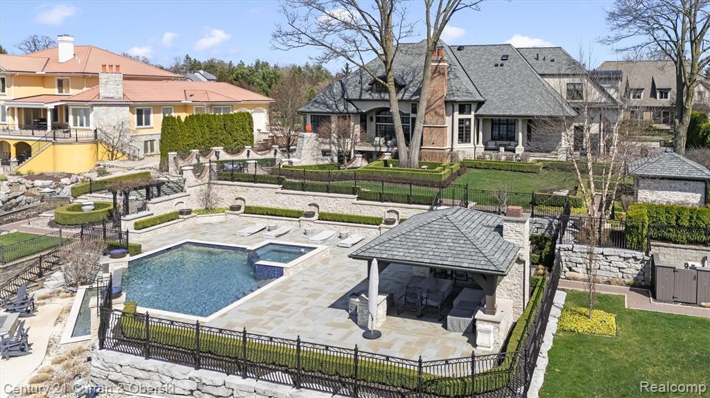 18939 Bella Vista Court, Northville, MI 48168 — Photo 70