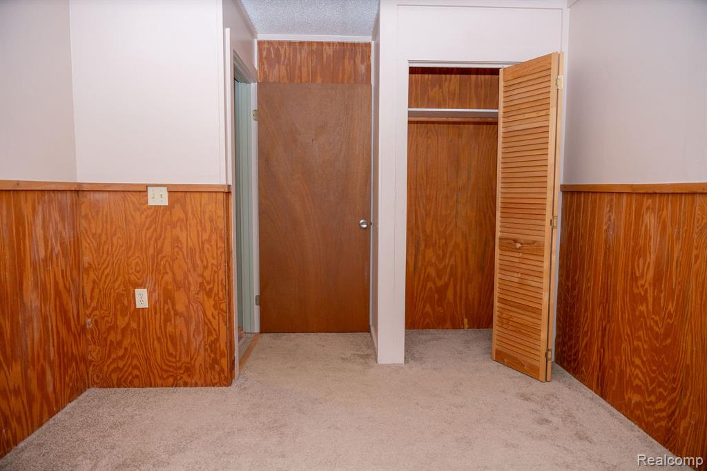 9887 W HIGGINS LAKE Drive, Roscommon, MI 48653 — Photo 37