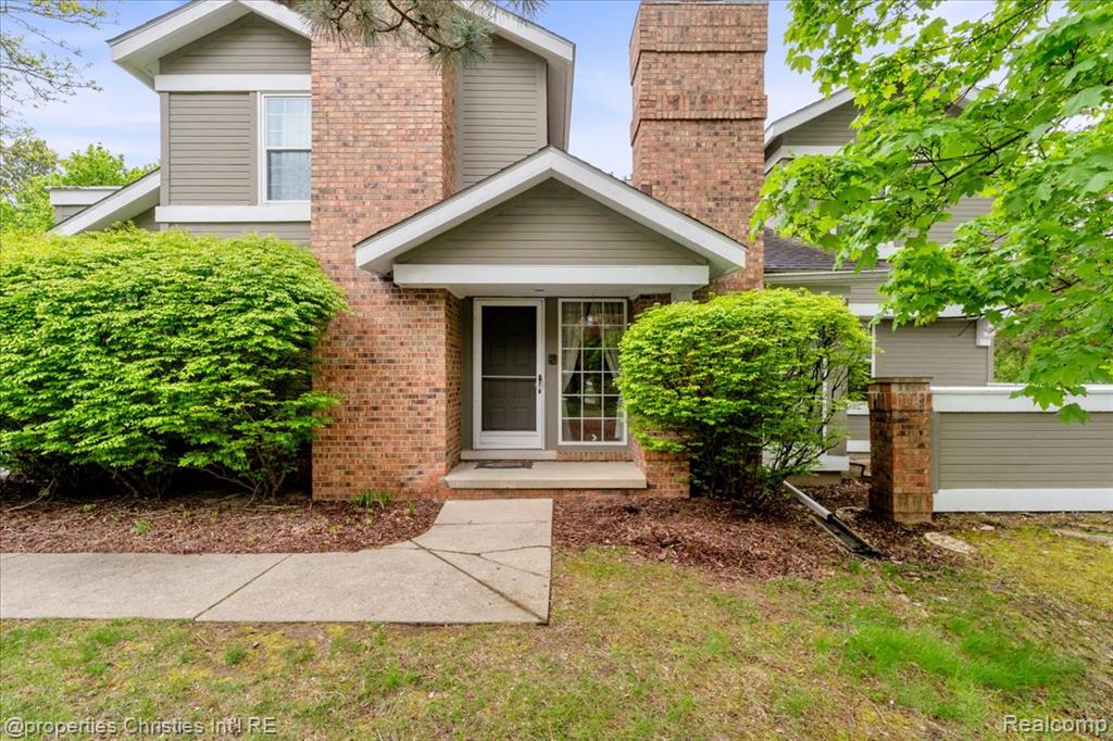 6651 Hearthside Court, West Bloomfield, MI — Photo 3