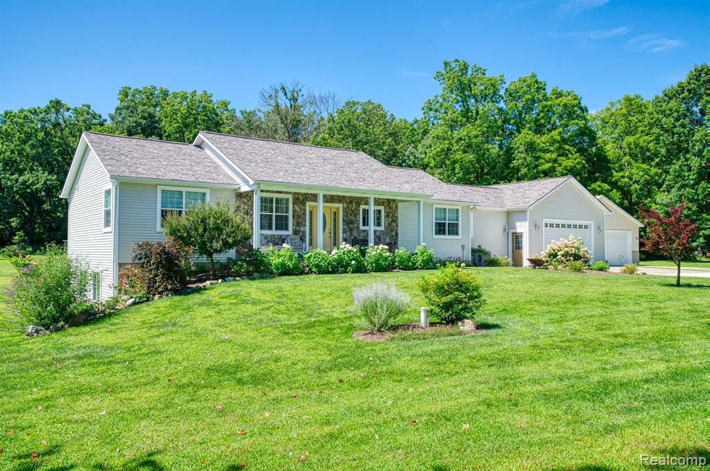10031 IOSCO RIDGE Drive, Gregory, MI 48137 — Photo 3
