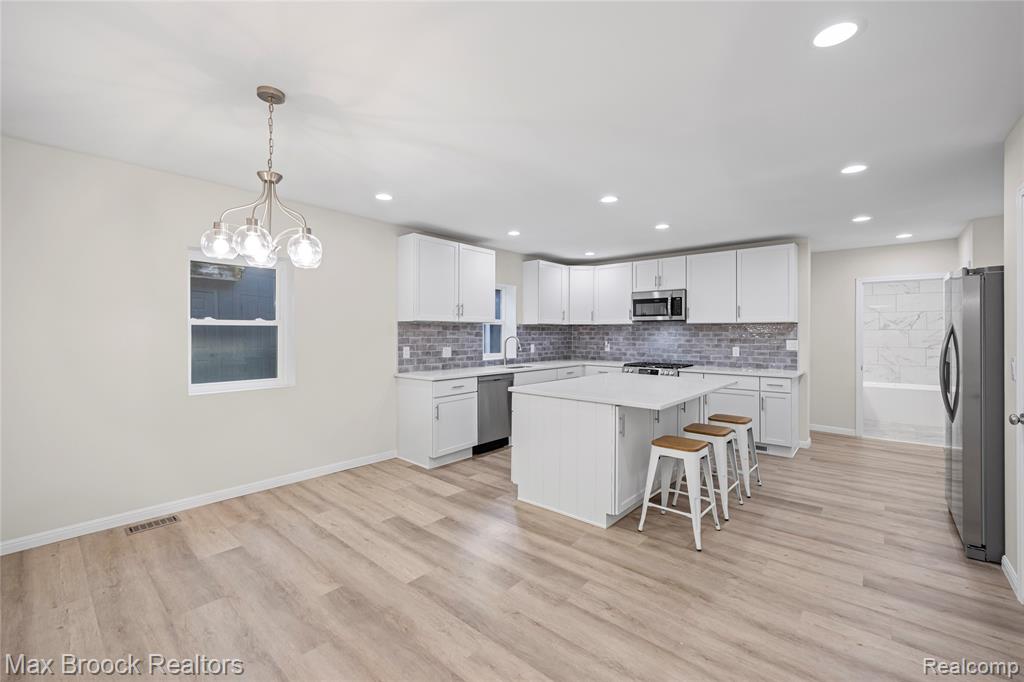 3187 Woodlawn Street, Commerce Twp, MI 48390 — Photo 11
