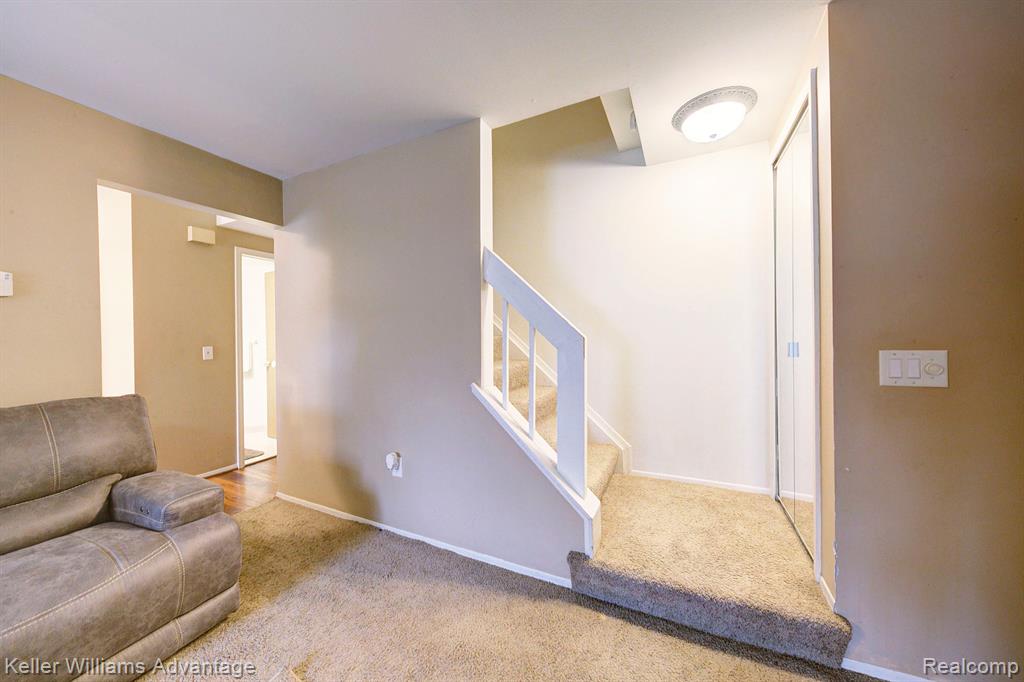 1612 WIMBLEDON Drive, Walled Lake, MI 48390 — Photo 14