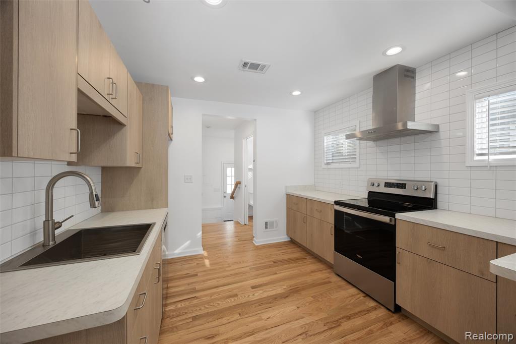 623 E Brockton Avenue, Madison Heights, MI 48071 — Photo 3