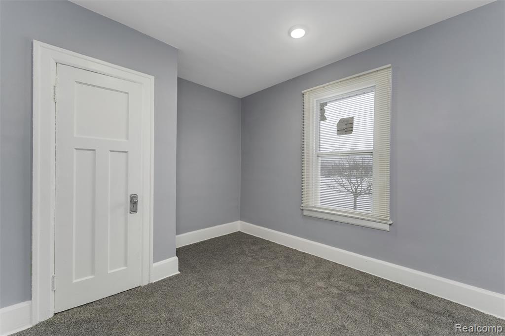 4411 Iroquois Street, Detroit, MI 48214 — Photo 16