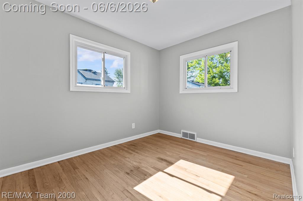 28952 Bridge Street, Garden City, MI — Photo 18