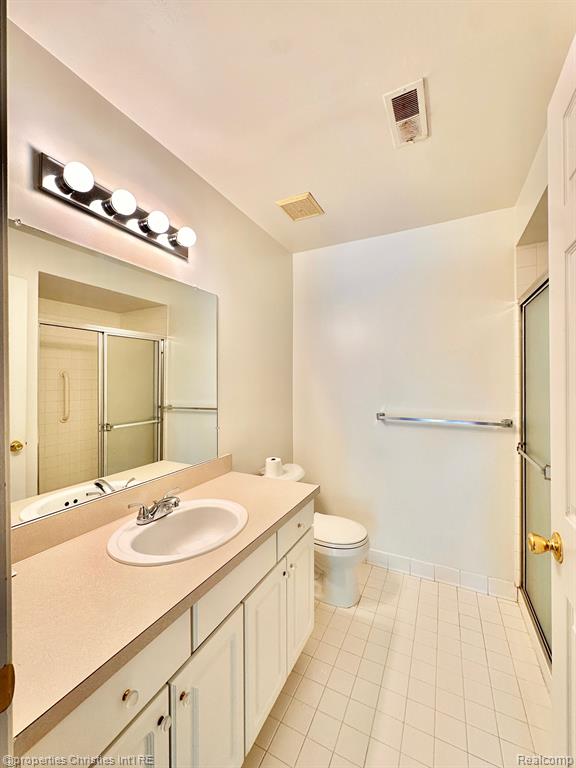 4235 BERKSHIRE Drive, Sterling Heights, MI 48314 — Photo 14