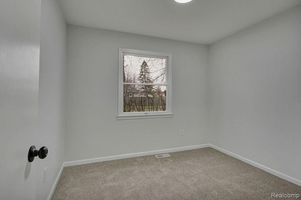 807 Saint Bernard Street, Marysville, MI 48040 — Photo 18
