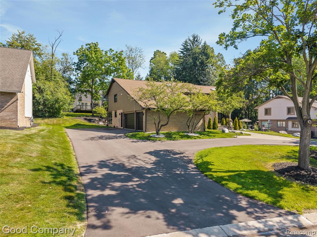 3176 Chambord Drive, West Bloomfield, MI 48323 — Photo 66