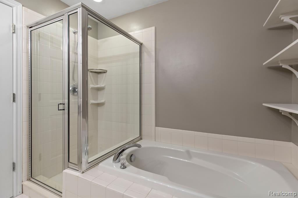 5570 HAMPSHIRE Lane, Ypsilanti, MI 48197 — Photo 12